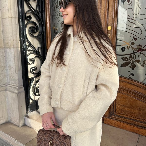 Manteau duveteux beige creme nude peach blossom paris