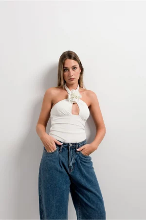 top chic blanc encolure croisÃ© avec dÃ©tail fleur peach blossom paris